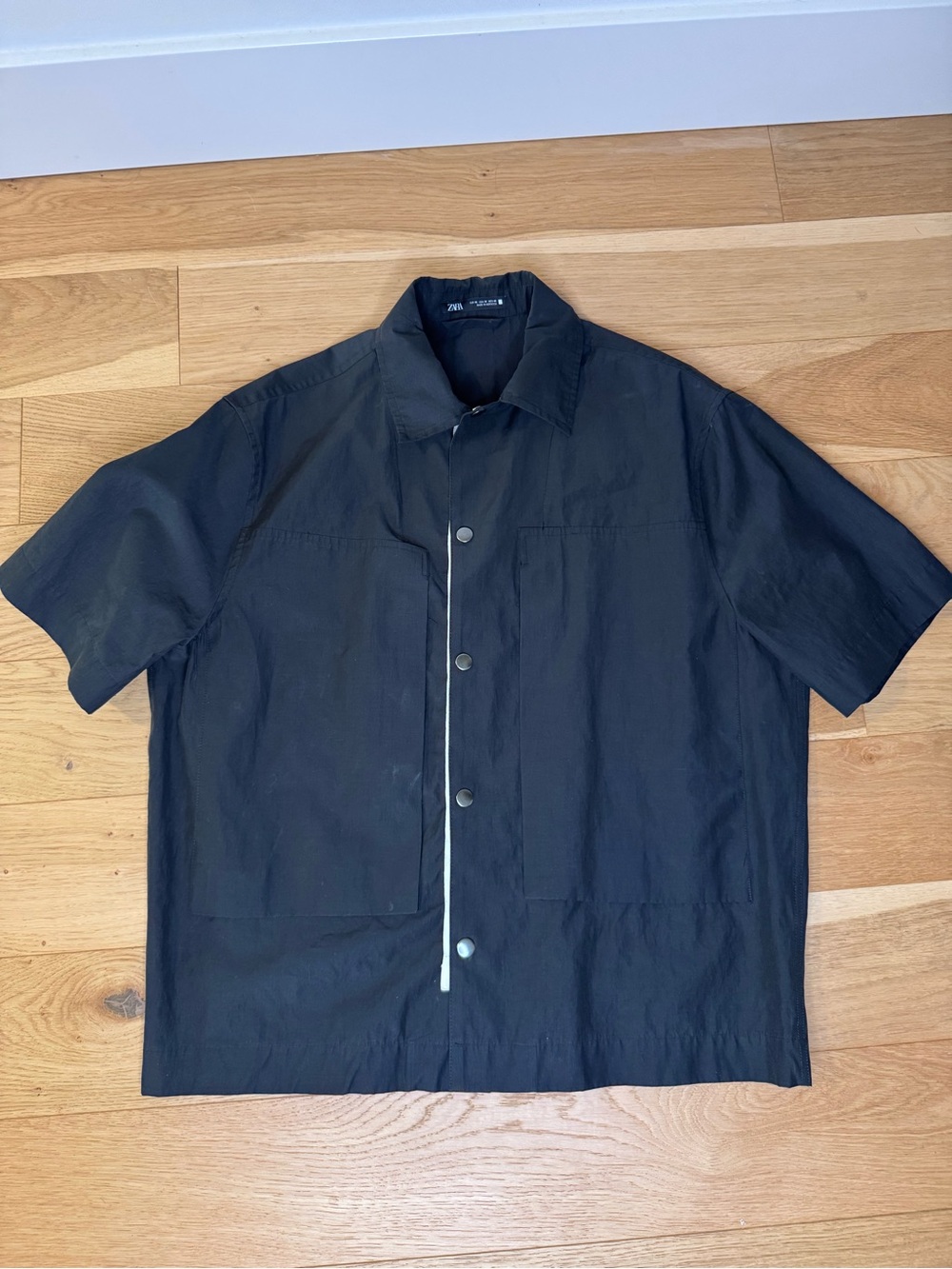 Zara Black Short-Sleeve Button-Front Shirt with White Contrast